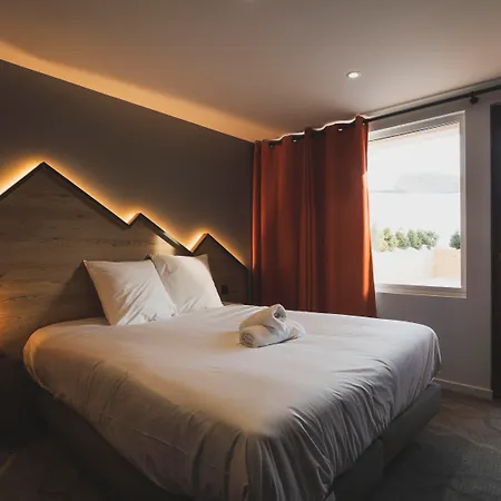 Base Camp - Les 2 Alpes Les Deux Alpes