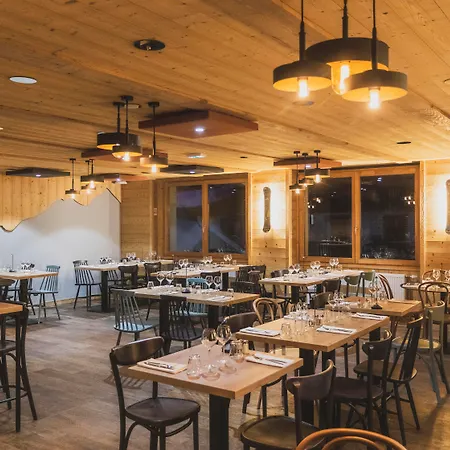 Base Camp - Les 2 Alpes Les Deux Alpes