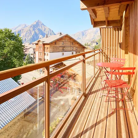 Base Camp - Les 2 Alpes Les Deux Alpes