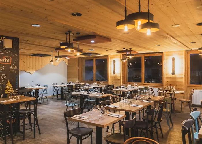 Base Camp - Les 2 Alpes Les Deux Alpes