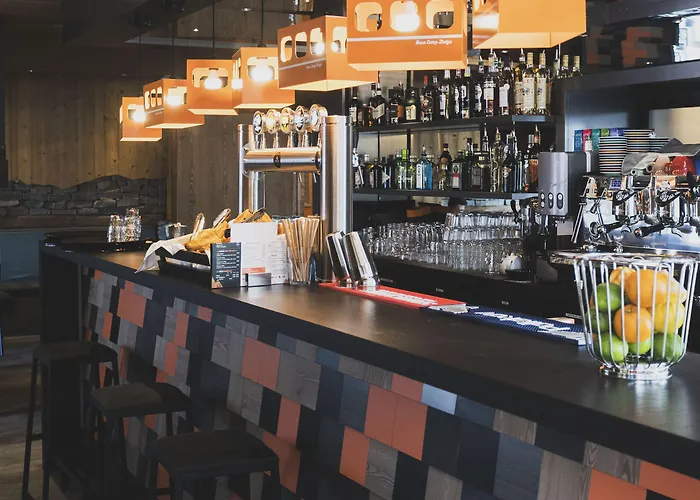 Отель Base Camp - Les 2 Alpes 3*